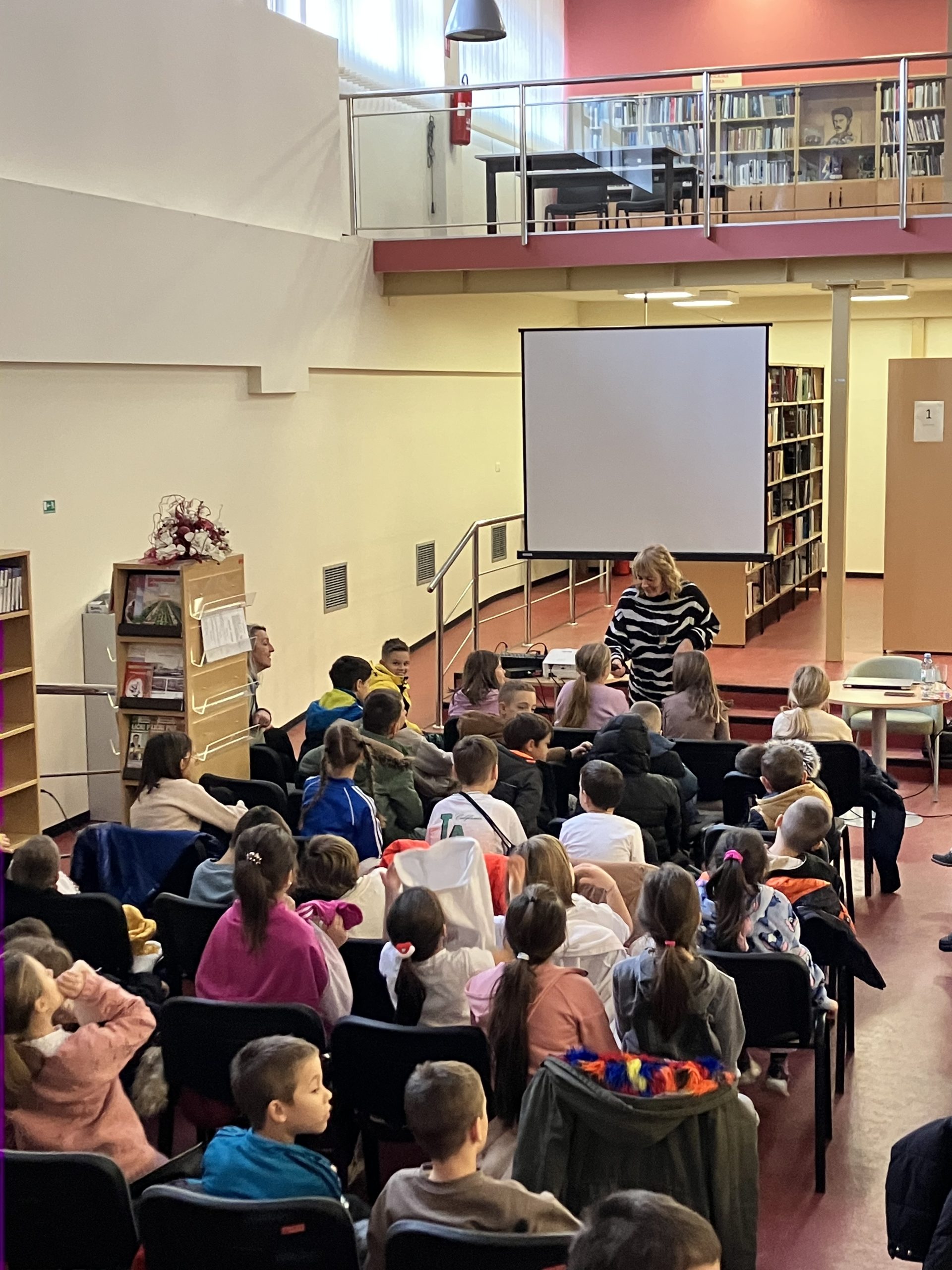 Pročitajte više o članku Književni susret sa Sanjom Pilić: Maša i Božić u našoj knjižnici